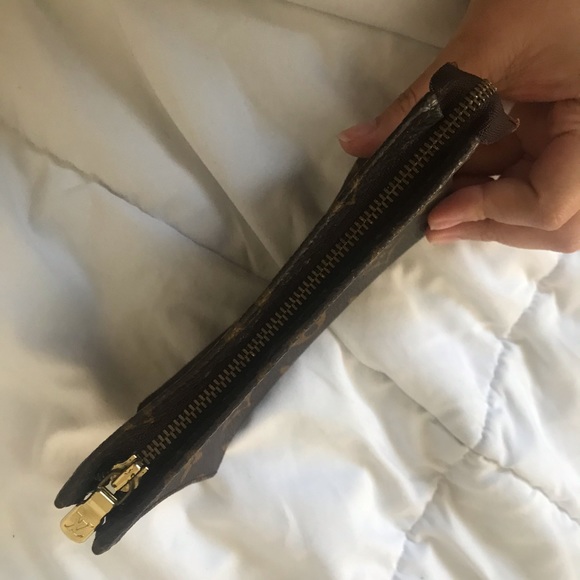 Louis Vuitton Wallet - Picture 2 of 9